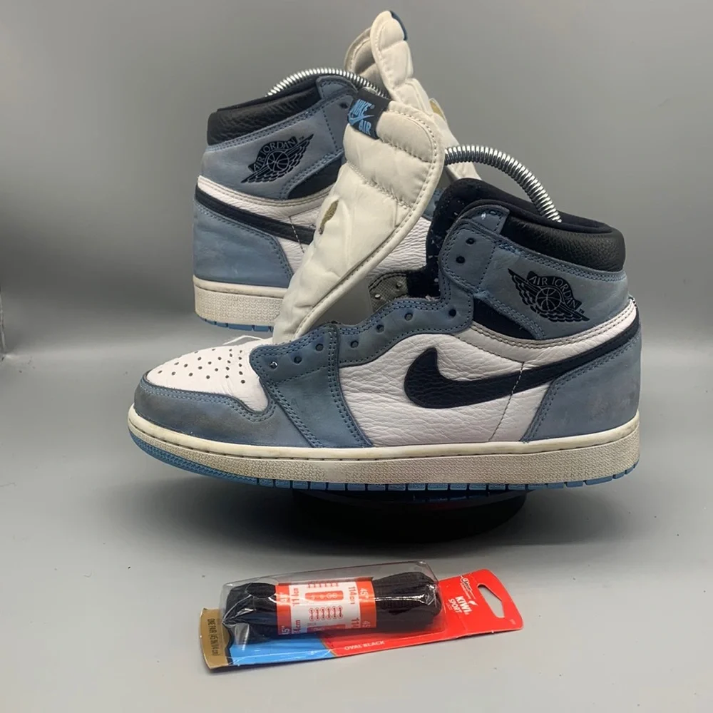 AUTHENTIC Nike Air Jordan 1 Retro High OG University Blue Size 8.5
